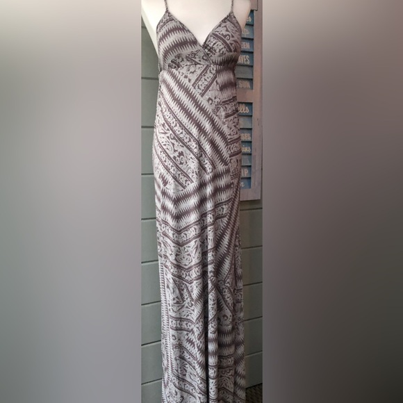 Jessica Simpson grey Aztec print maxi dress w/padded cups & racer back M 🎉SALE - Picture 2 of 15